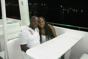 カルタヘナ：ディナーとオープン・バー付き白夜ボート・ツアー