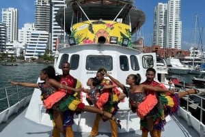 Картахена: Экскурсия на лодке 'Белая ночь' с ужином и открытым баром