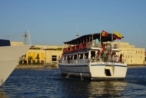 Картахена: Экскурсия на лодке 'Белая ночь' с ужином и открытым баром