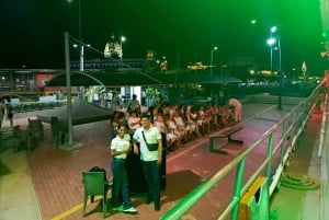 Картахена: Экскурсия на лодке 'Белая ночь' с ужином и открытым баром