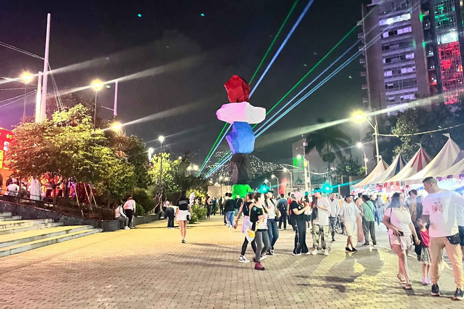 Julbelysning på Medellínfloden