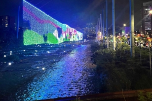 Julbelysning på Medellínfloden