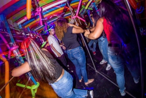 Medellín: Recorriendo el Alma de la ciudad en la tradicional Chiva Rumbera