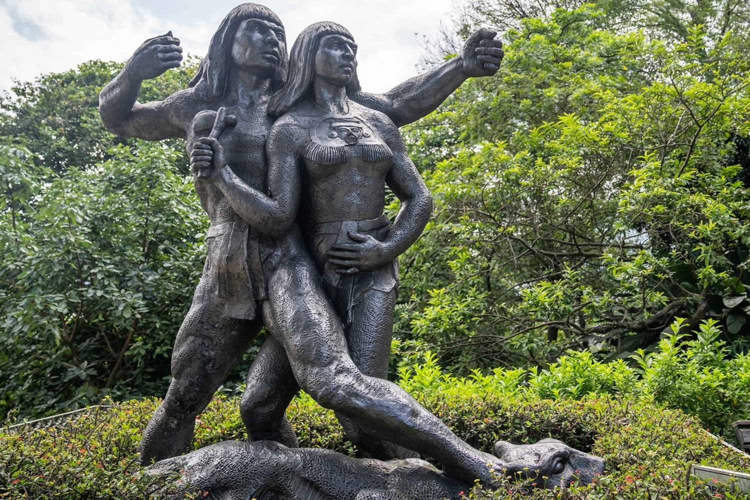 Byrundtur i Medellin med en Chiva eller en temabus