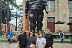 Citytour, comuna13, metro cable, botero, pueblito paisa. Privato