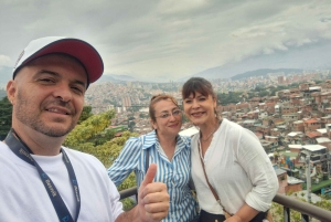 Citytour, comuna13, metro cable, botero, pueblito paisa. Privato