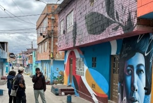 Ciudad Bolívar cable car, tour, and graffiti workshop