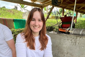 Kahvi- ja jeeppikierros Finca Mariposassa Jardínissa