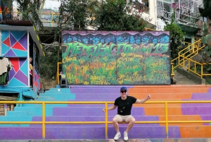 Comuna 13: Graffiti tour & Street Food/bebida con telesferic