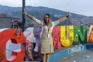 Comuna 13: Graffiti Tour com degustação, show ao vivo e galeria