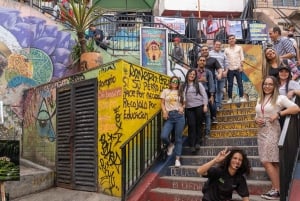 Comuna 13: Graffiti Tour com degustação, show ao vivo e galeria