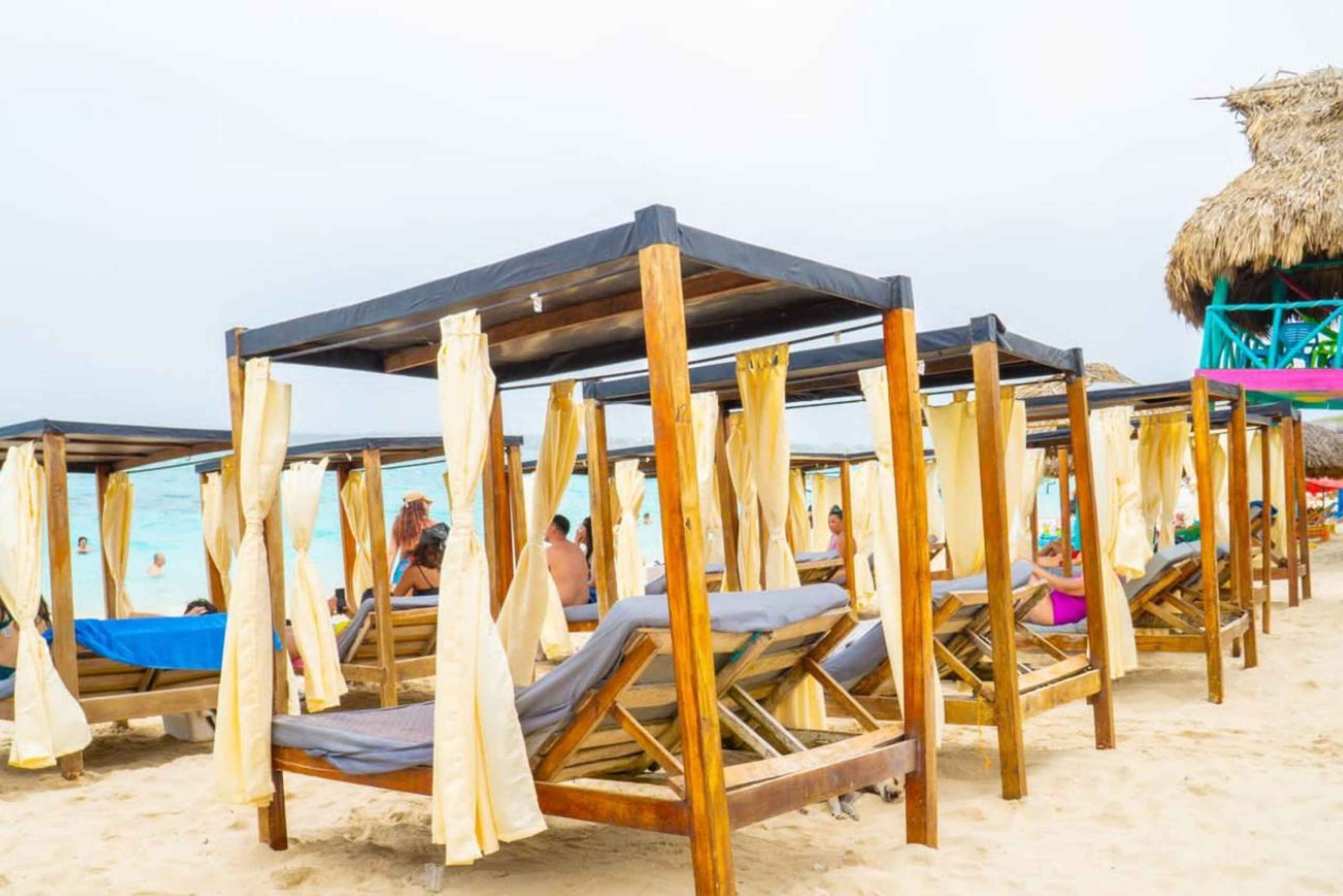 Однодневный тур в Плайя Транкила VIP с парасолями, обед в автобусе!