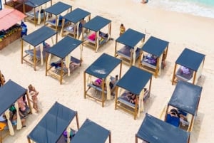 Excursion d'une journée à Playa Tranquila VIP avec parasols, déjeuner en bus !