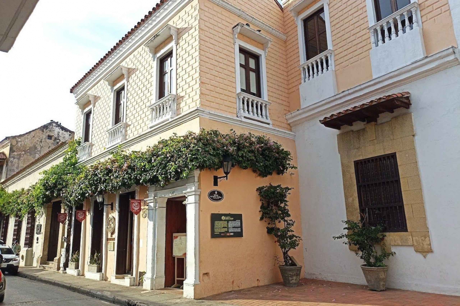 Discover Cartagena's Legacy: In-App Audio Tour