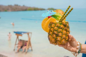 Discover the magical Paue Island in the Rosario Islands from Cartagena.