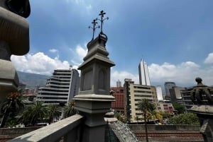 Centro comercial y galerías de arte/museo