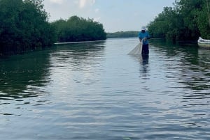 Ecoturismo por los manglares y pesca en el manglar natural de Cartagena