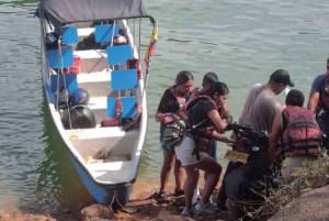 Embalse Amaní: Day Trip with Boat Ride, Kayak and Lunch