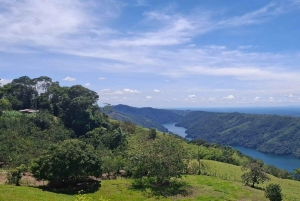 Embalse Amaní: wycieczka 1-dniowa z rejsem, kajakiem i lunchem