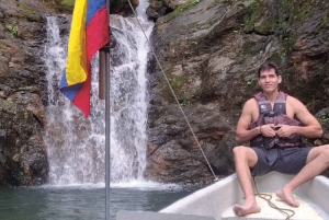 Embalse Amaní: wycieczka 1-dniowa z rejsem, kajakiem i lunchem