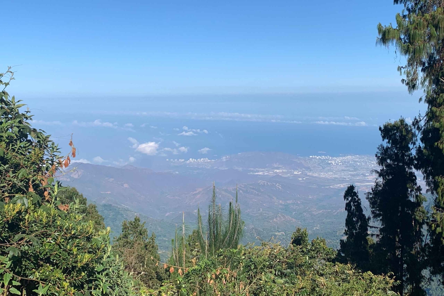 Entre Nubes – Sonnenaufgang am Cerro Kennedy, Pozo Azul und Kakao-Erlebnis
