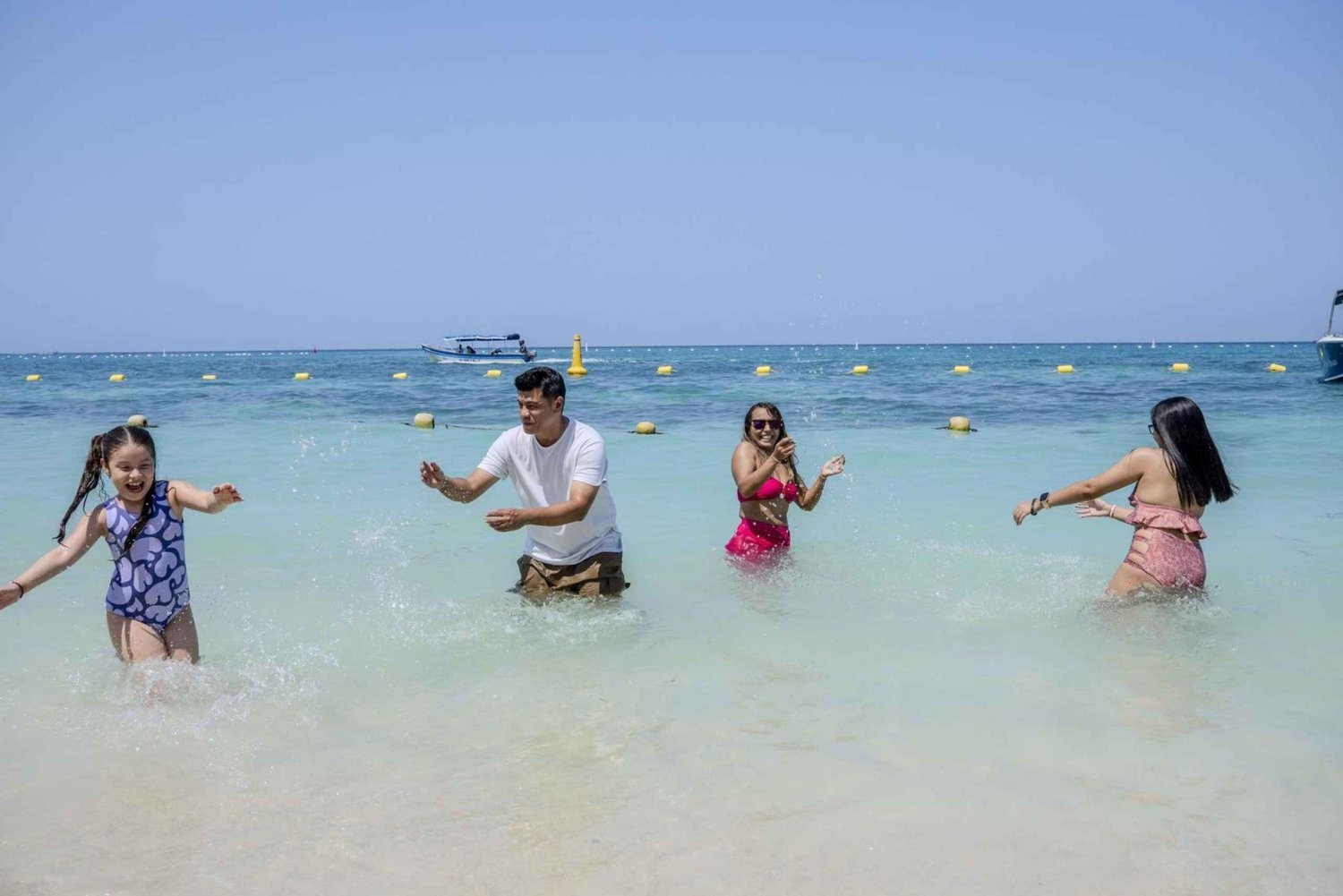 Pasadía Exclusivo en Playa Tranquila, Experiencia familiar VIP