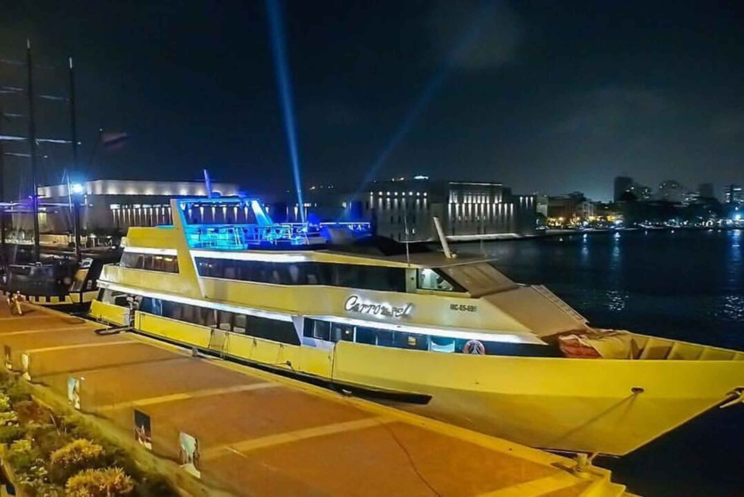 Exotic Yacht - Passeio pela baía de Cartagena