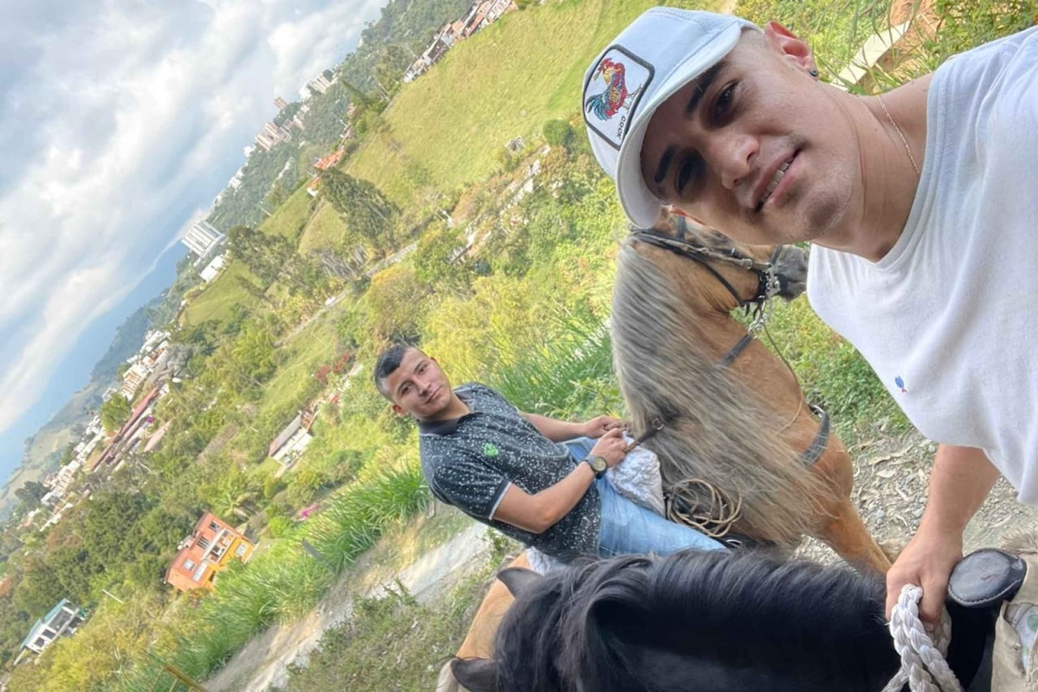 Venez vivre avec nous une superbe balade à cheval et profiter de la nature.