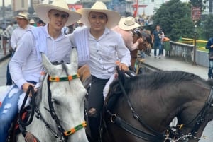 Venez vivre avec nous une superbe balade à cheval et profiter de la nature.