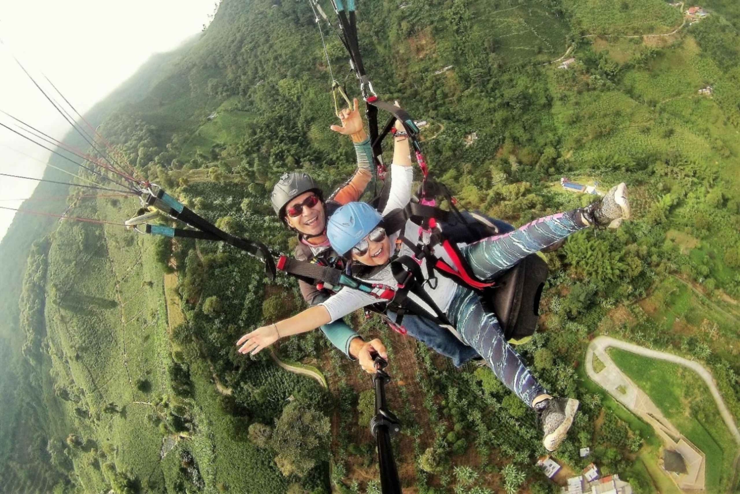 Lentävä laskuvarjoliito päiväretki Calarcassa