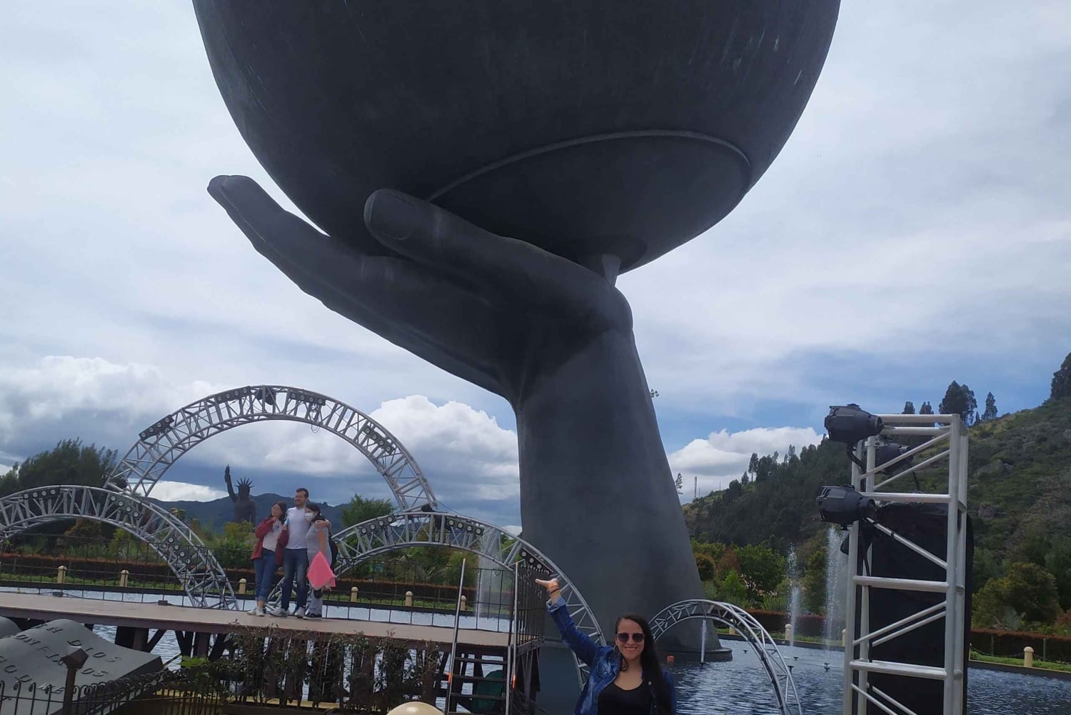 Fra Bogota: Utflukt til Jaime Duque-parken