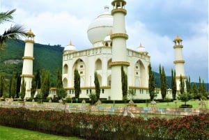 From Bogotá: Jaime Duque Park and Salt Cathedral with Lunch