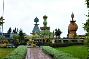 From Bogotá: Jaime Duque Park and Salt Cathedral with Lunch
