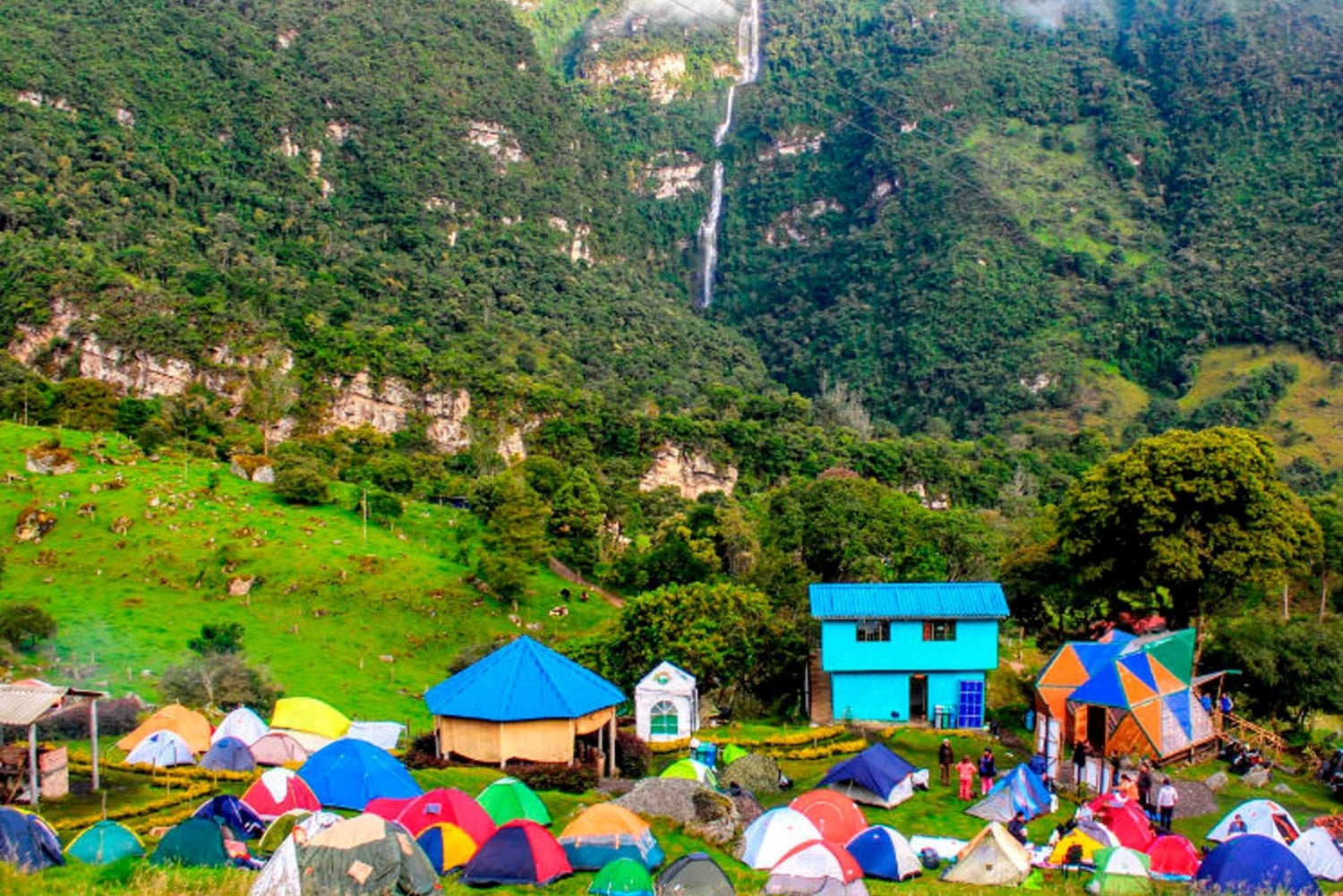 Из Боготы: Поход с гидом к водопаду Ла Чоррера