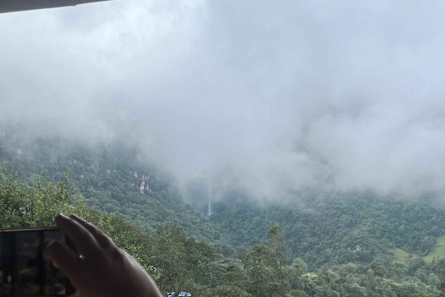 Z BOGOTY: Wycieczka do La Chorrera, najwyższego wodospadu w Kolumbii.