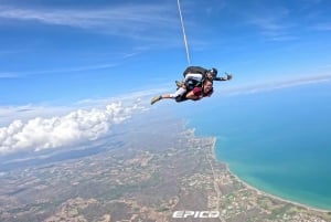 From Cartagena: Tandem Skydive, Sea view.