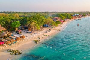 Au départ de Carthagène : 5 îles avec plongée avec tuba, plages et déjeuner buffet