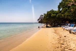Au départ de Carthagène : 5 îles avec plongée avec tuba, plages et déjeuner buffet
