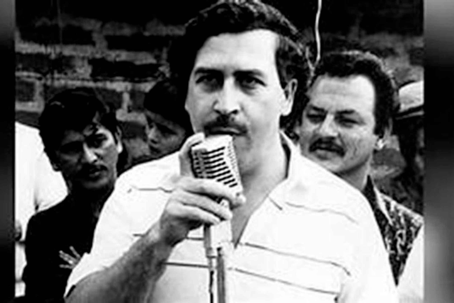 Von Guatape aus: Pablo Escobar Mansion, Paintball und Bootsfahrt