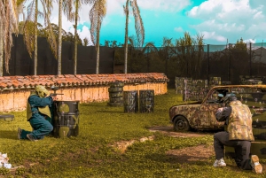 Von Guatape aus: Pablo Escobar Mansion, Paintball und Bootsfahrt