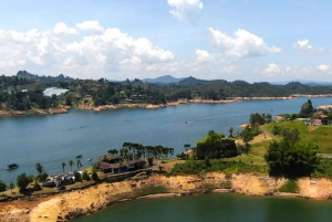 Von Guatape aus: Pablo Escobar Mansion, Paintball und Bootsfahrt