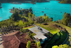 Von Guatape aus: Pablo Escobar Mansion, Paintball und Bootsfahrt