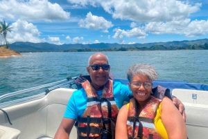 Von Guatape aus: Pablo Escobar Mansion, Paintball und Bootsfahrt