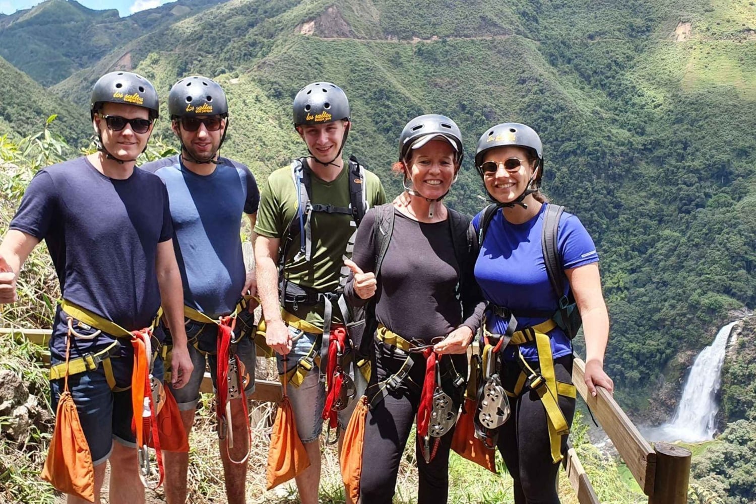 Från Medellin: Episk zipline och gigantiskt vattenfall