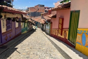 Fra Medellín: 2-dages eventyr i Guatapé og San Rafael