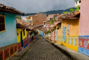 Fra Medellín: 2-dages eventyr i Guatapé og San Rafael