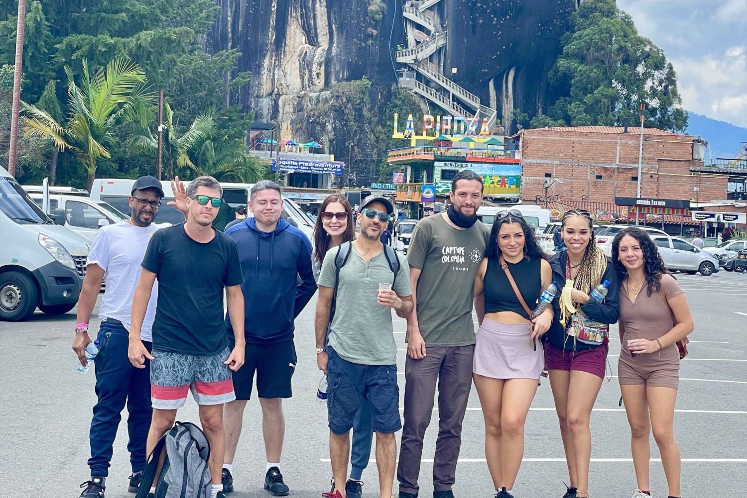 Desde Medellín: excursión de un día a Guatapé con El Peñol Rock y almuerzo