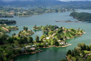 From Medellin: Guatapé Full-Day Tour with Piedra del Peñol