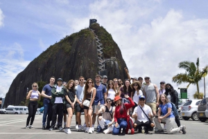 Medellin: Guatapé Tour, Lunch, Cruise, & Piedra del Peñol