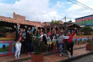 Medellin: Guatapé Tour, Lunch, Cruise, & Piedra del Peñol
